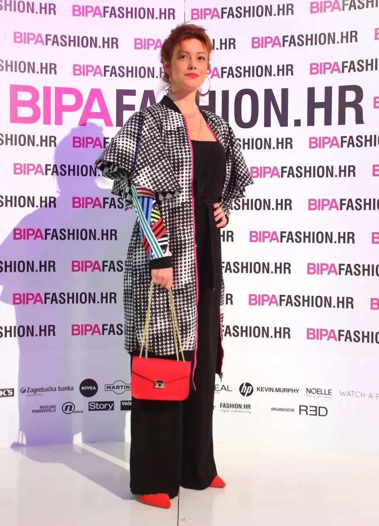 ZVIJEZDE VEČERI: Lucija Lugomer privlačila poglede u minijaturnom topu, a Ana Gruica obarala u uskoj suknji