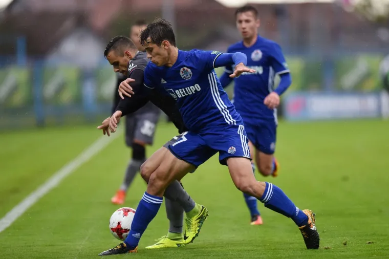 Ostaje nejasno za&scaron;to  je delegat Darko Kolesarić dopustio ovakvu neobičnu situaciju.