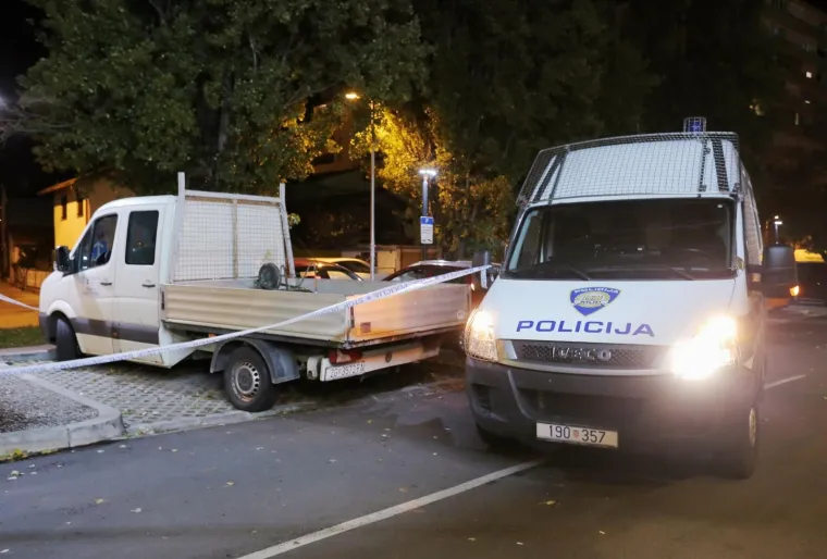 Policija blokirala dva vozila na McDonaldsovom parkirali&scaron;tu na zagrebačkim Krugama