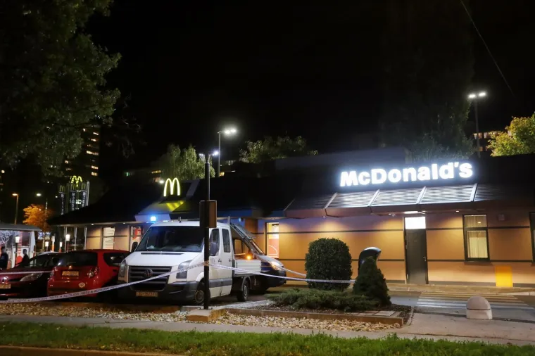 Policija blokirala dva vozila na McDonaldsovom parkirali&scaron;tu na zagrebačkim Krugama