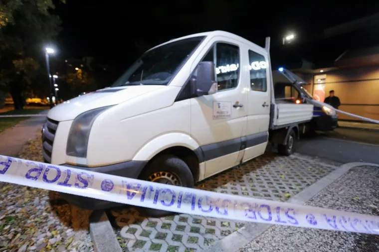 Policija blokirala dva vozila na McDonaldsovom parkirali&scaron;tu na zagrebačkim Krugama