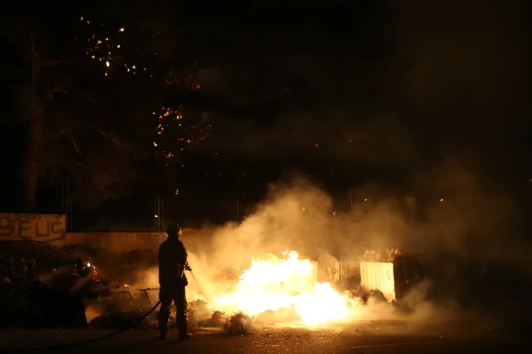 Vatrogasci na Meja&scaron;ima gasili dva kontejnera