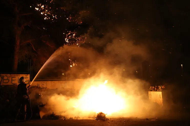 Vatrogasci na Meja&scaron;ima gasili dva kontejnera