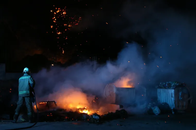 Vatrogasci na Meja&scaron;ima gasili dva kontejnera