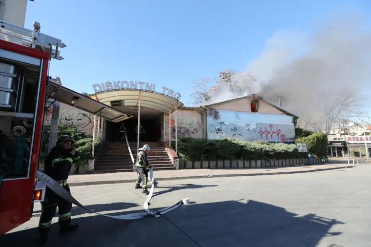 Vatrogasci ugasili požar na nekada&scaron;njem velikom supermarketu na zagrebačkom Glavnom kolodovoru