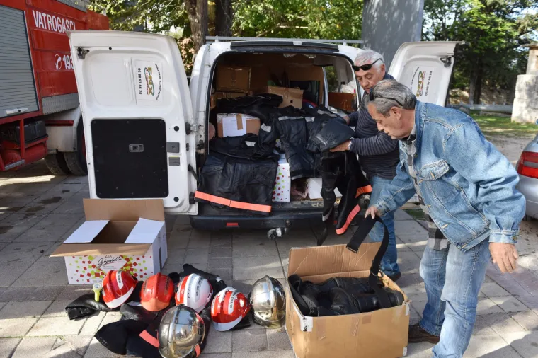 Heroj u ratu, heroj u miru: Francuz koji se borio u Domivinskom ratu donirao opremu za vatrogasce