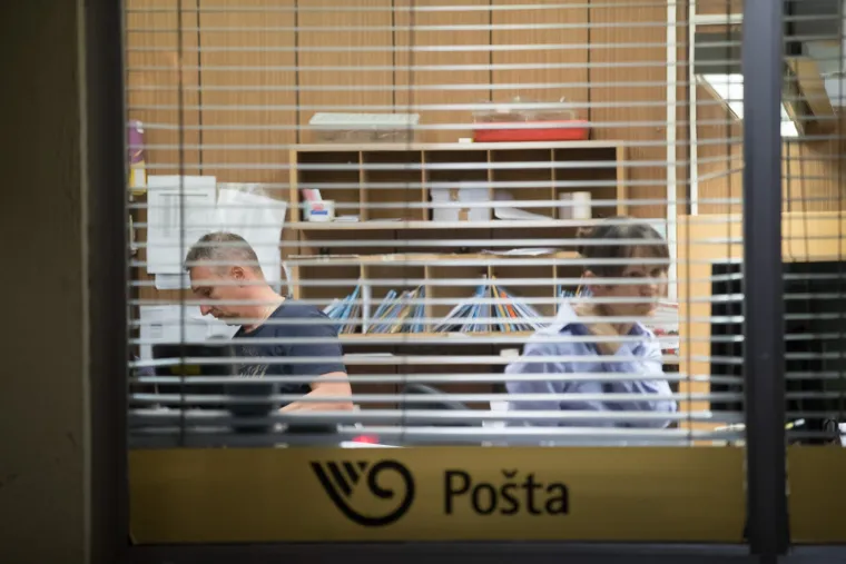 Zagreb: uz prijetnju vatrenim oružjem opljačkana po&scaron;ta u ulici Dragutina Golika