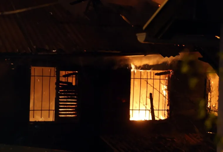 U Bjelolasičkoj ulici u Mlinovima jučer je planula kuća.