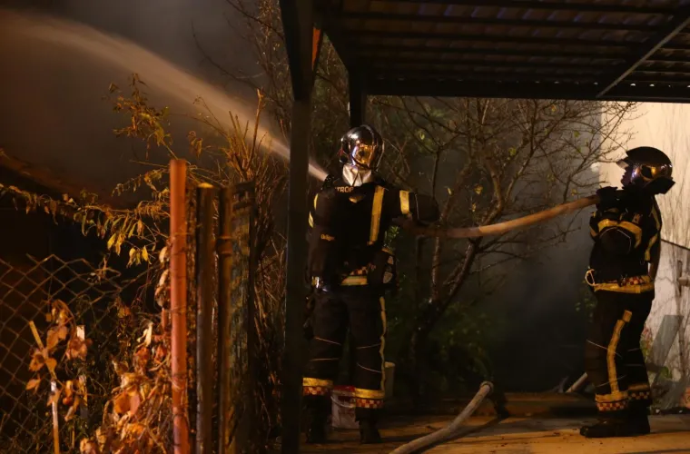 U Bjelolasičkoj ulici u Mlinovima jučer je planula kuća.