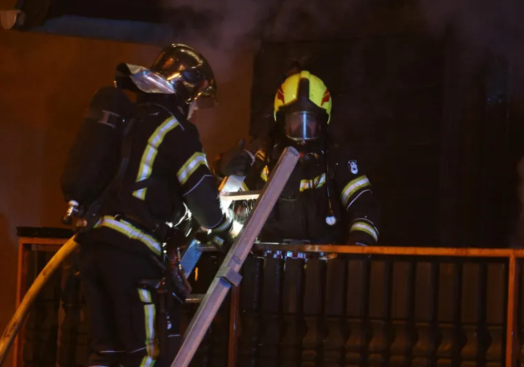 U Bjelolasičkoj ulici u Mlinovima jučer je planula kuća.