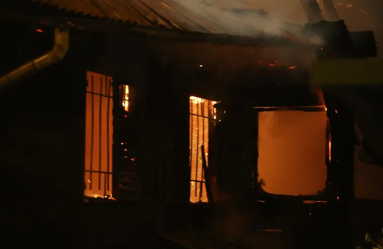 U Bjelolasičkoj ulici u Mlinovima jučer je planula kuća.