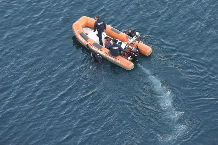Danas je nastavljena potraga za tijelom pilota kanadera koji je pretpostavlja se, počinio samoubojstvo skokom s Masleničkog mosta
