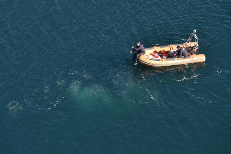 Danas je nastavljena potraga za tijelom pilota kanadera koji je pretpostavlja se, počinio samoubojstvo skokom s Masleničkog mosta