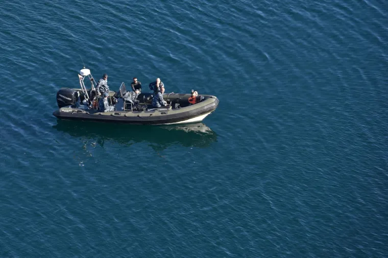 Danas je nastavljena potraga za tijelom pilota kanadera koji je pretpostavlja se, počinio samoubojstvo skokom s Masleničkog mosta
