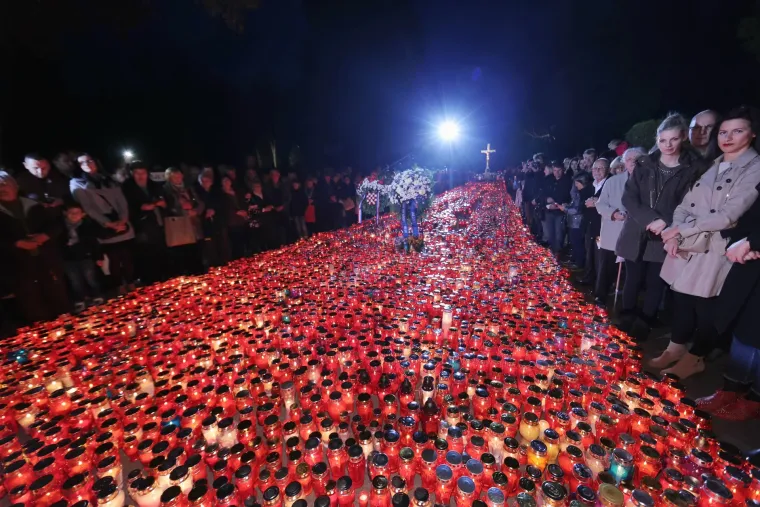 Svijeće za Franju Tuđmana