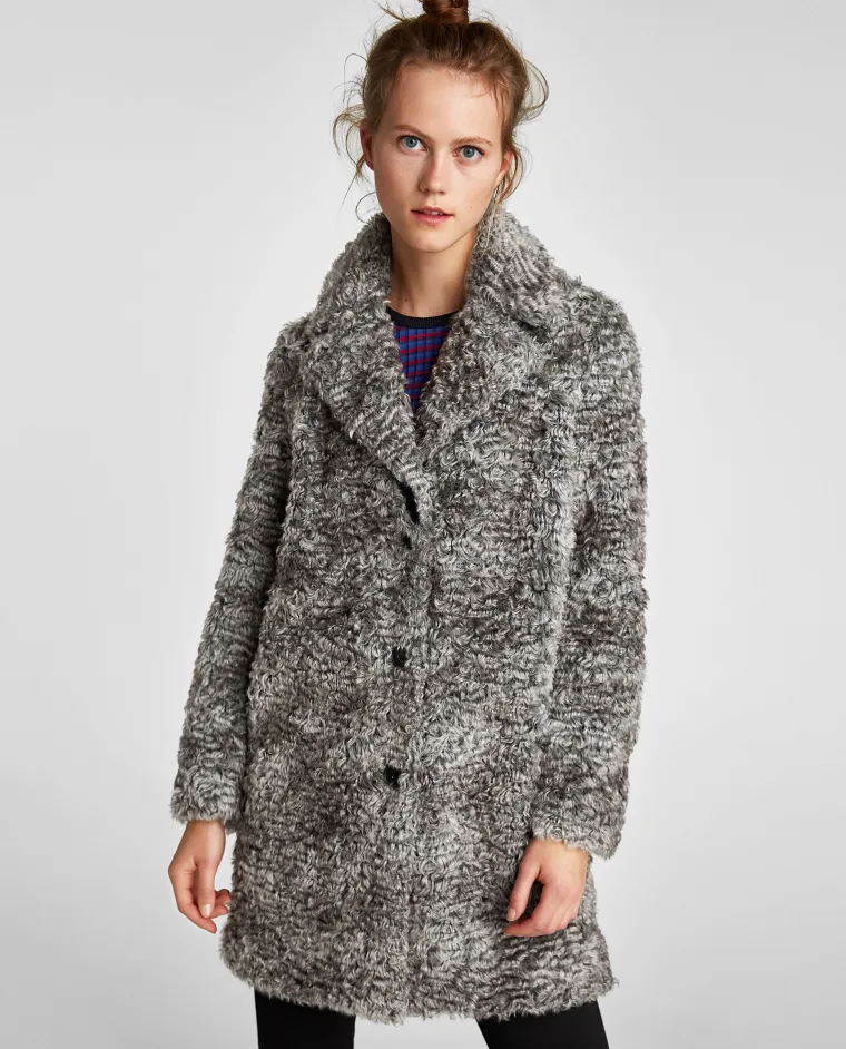 Sivi kaput od umjetnog krzna, Zara, 599,90 kuna