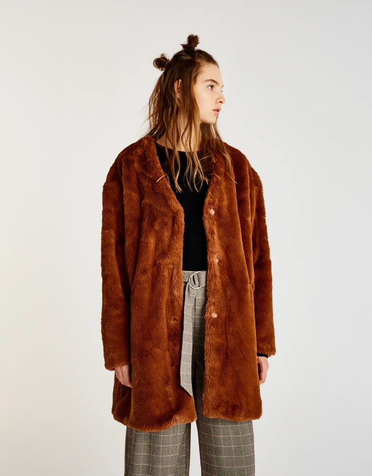 Smeđi teddy bear kaput, Pull&amp;Bear, 299,90 kuna