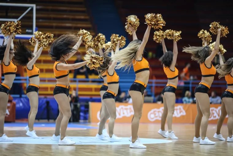 Oduzimaju dah: Cedevita&scaron;ice zabavljale navijače na utakmici KK Cedevita - Unics Kazan