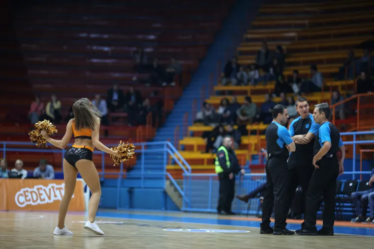 Oduzimaju dah: Cedevita&scaron;ice zabavljale navijače na utakmici KK Cedevita - Unics Kazan