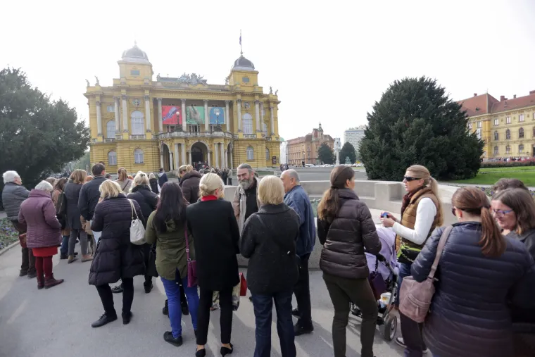 Zagreb: ispred HNK nezapamćena gužva, u prodaju pu&scaron;tene ulaznice za predstavu Ora&scaron;ar