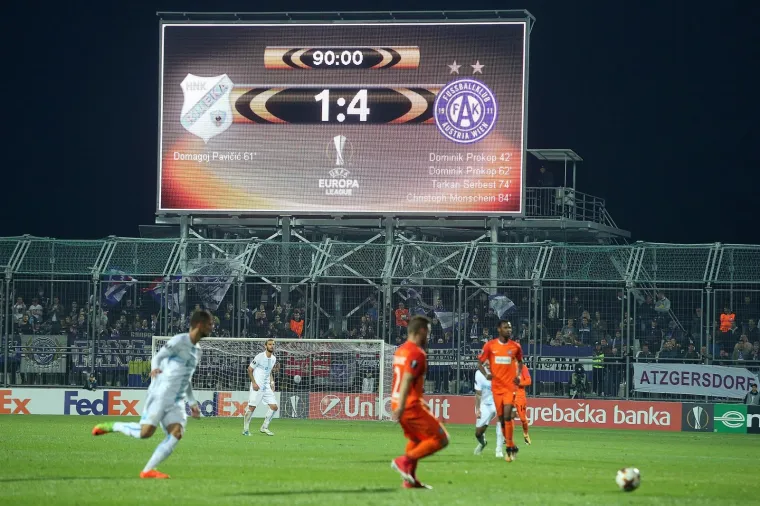 TUGA NA NJIHOVIM LICIMA REKLA JE SVE: Ovako su nogometaši hrvatskog prvaka izgledali nakon debakla