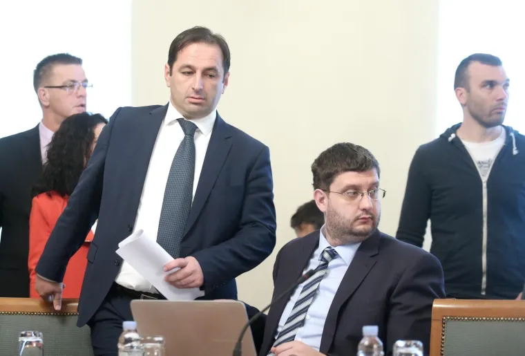 Pred istražnim povjerenstvom za Agrokor svjedočio Stjepan Mesić