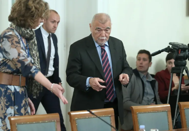 Pred istražnim povjerenstvom za Agrokor svjedočio Stjepan Mesić