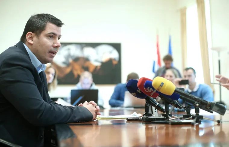 Grmoja predao novinarima dokumente: '&Scaron;eks je znao za nepravilnosti u Agrokoru'