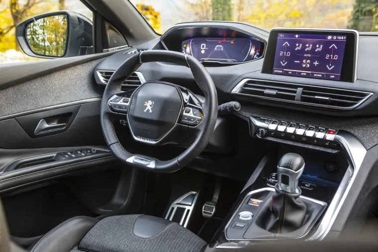 POGLEDAJTE GA SA SVIH STRANA I ZAVIRITE U NJEGA: Novi 5008 nikad nije izgledao bolje