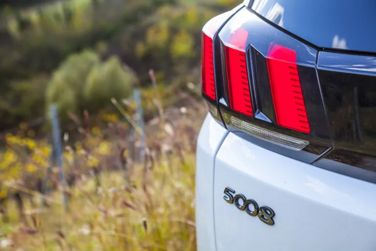 POGLEDAJTE GA SA SVIH STRANA I ZAVIRITE U NJEGA: Novi 5008 nikad nije izgledao bolje