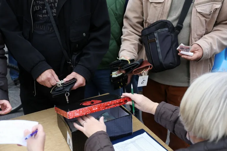 OD TORBICA, PREKO BICIKALA, DO STROJEVA: Policija organizirala rasprodaju pronađenih stvari