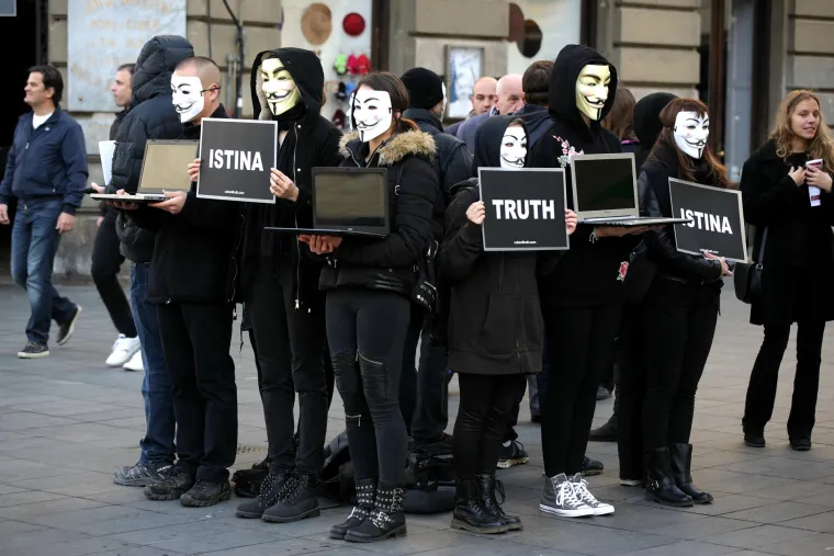 U Zagrebu održan performans Anonymousa na temu prava životinja