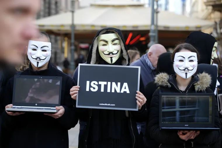 U Zagrebu održan performans Anonymousa na temu prava životinja