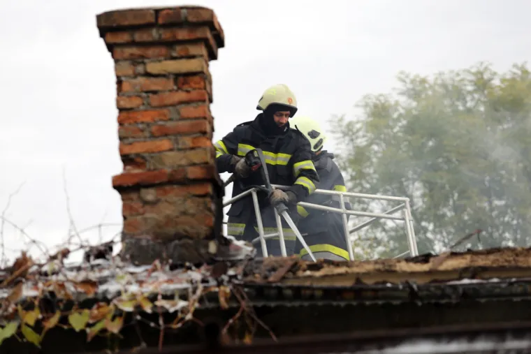 Rijeka: vatrogasci ugasili požar na obiteljskoj kući u selu Podhum