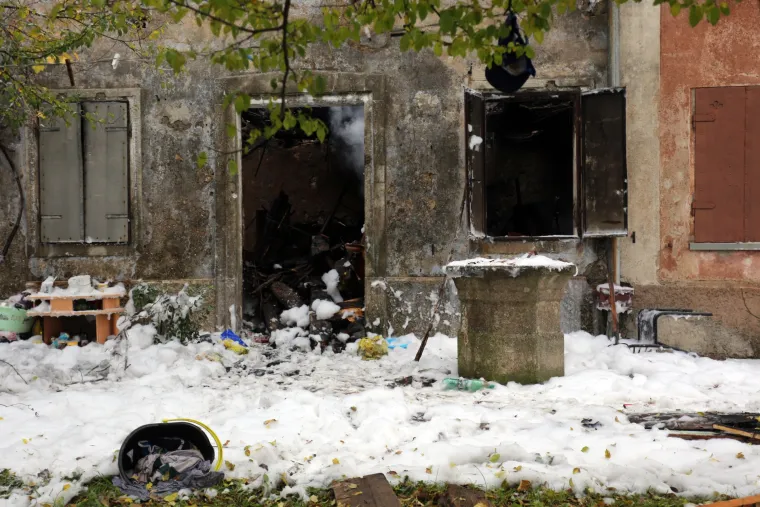 Rijeka: vatrogasci ugasili požar na obiteljskoj kući u selu Podhum