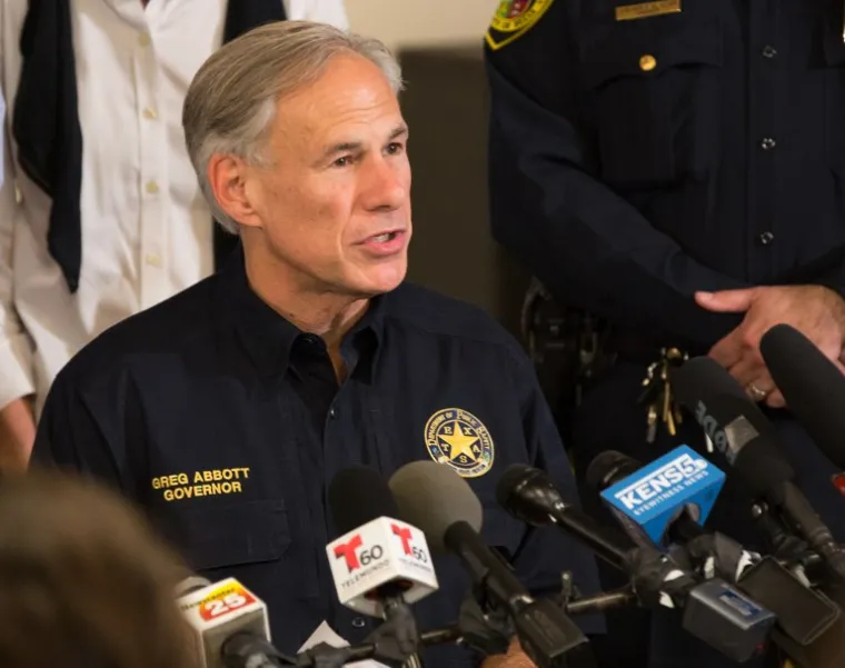 &Scaron;OK I TUGA NAKON POKOLJA U TEKSASU: Naoružani napadač upao u crkvu i ubio najmanje 26 osoba