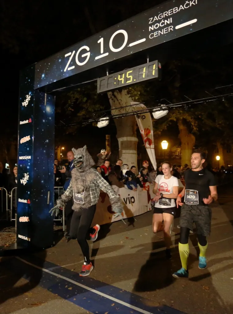 ZAGREBAČKI NOĆNI CENER: 2500 trkača otrčalo 10 kilometara povodom mjeseca borbe protiv ovisnosti