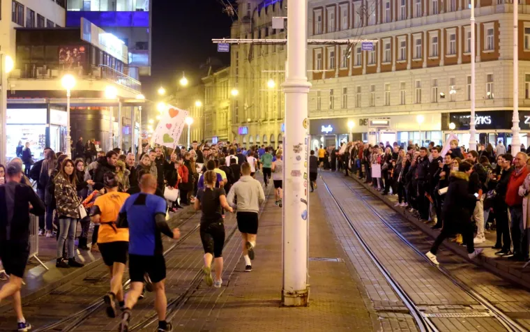 ZAGREBAČKI NOĆNI CENER: 2500 trkača otrčalo 10 kilometara povodom mjeseca borbe protiv ovisnosti