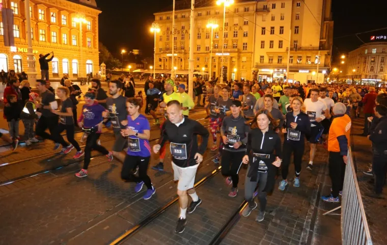 ZAGREBAČKI NOĆNI CENER: 2500 trkača otrčalo 10 kilometara povodom mjeseca borbe protiv ovisnosti