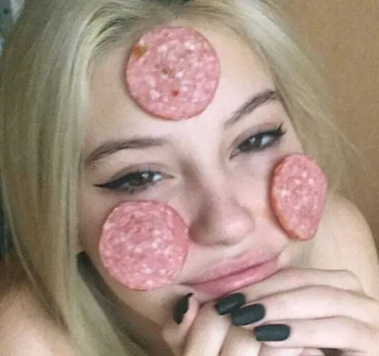 FOTKE KOJE RUSI OBJAVLJUJU NA DRU&Scaron;TVENIM MREŽAMA SU NE&Scaron;TO POSEBNO: Ponose se slikama koje drugi bri&scaron;u