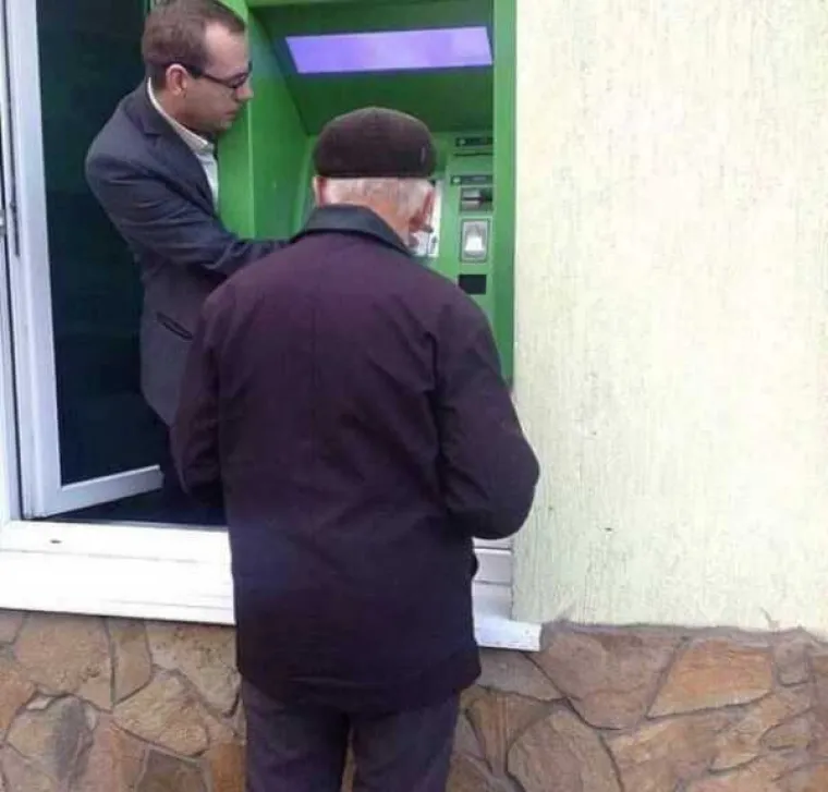 FOTKE KOJE RUSI OBJAVLJUJU NA DRU&Scaron;TVENIM MREŽAMA SU NE&Scaron;TO POSEBNO: Ponose se slikama koje drugi bri&scaron;u