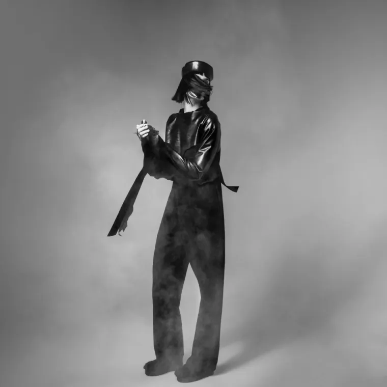 Charlie design: Black, please! Puno boja, a sve su crna