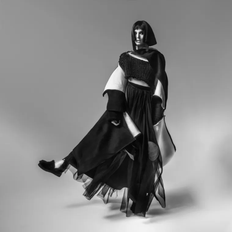 Charlie design: Black, please! Puno boja, a sve su crna