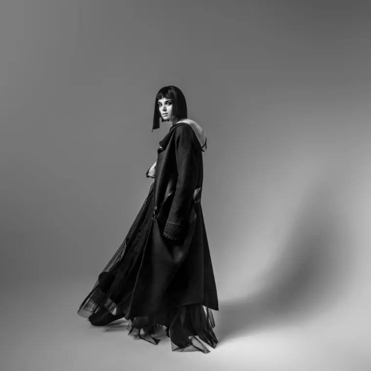Charlie design: Black, please! Puno boja, a sve su crna