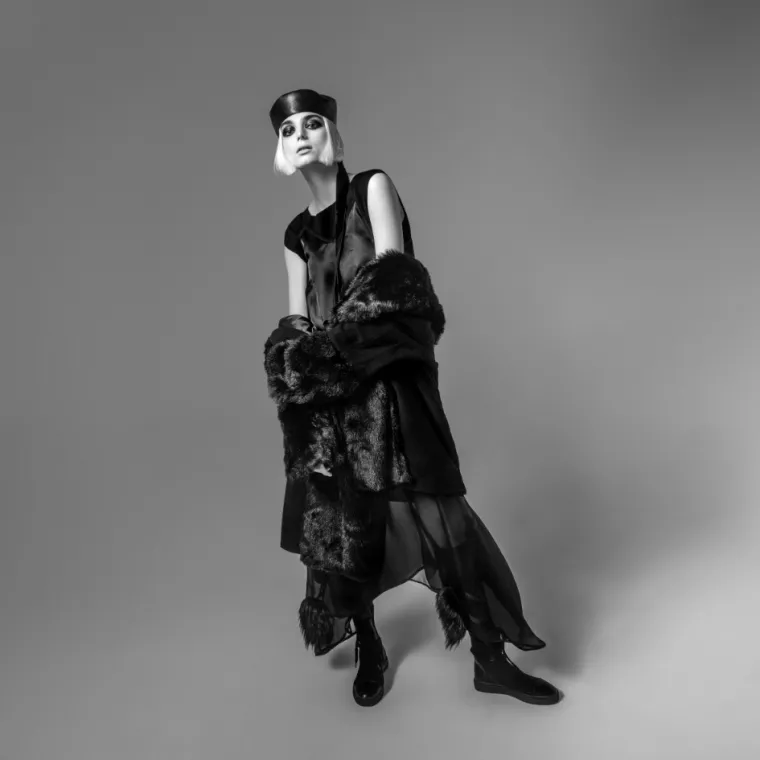 Charlie design: Black, please! Puno boja, a sve su crna