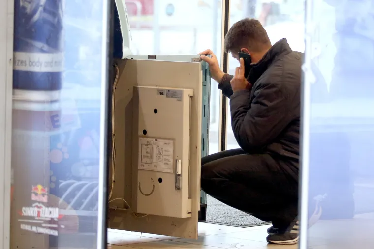 U Super Konzumu u &Scaron;panskom opljačkan bankomat