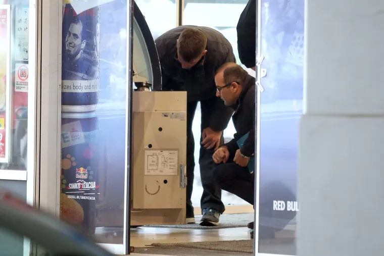 U Super Konzumu u &Scaron;panskom opljačkan bankomat