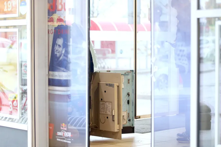 U Super Konzumu u &Scaron;panskom opljačkan bankomat