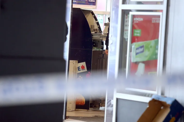 U Super Konzumu u &Scaron;panskom opljačkan bankomat