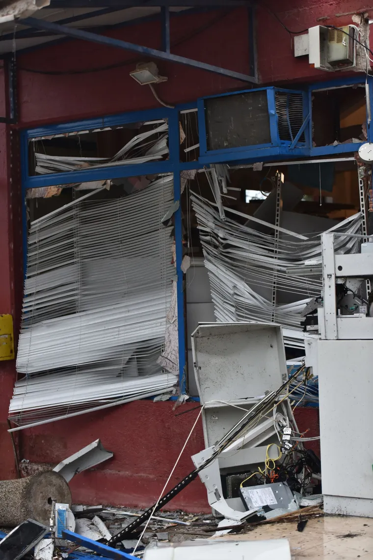 Kakvi 'genijalci': zbog bankomata u zrak dignuli poslovnicu Konzuma i napravili ogromnu &scaron;tetu